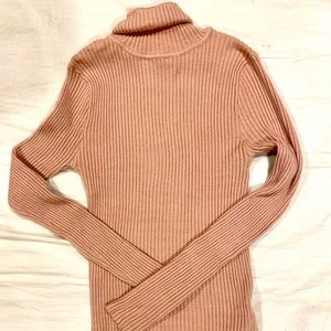 Dusty pink turtle neck
